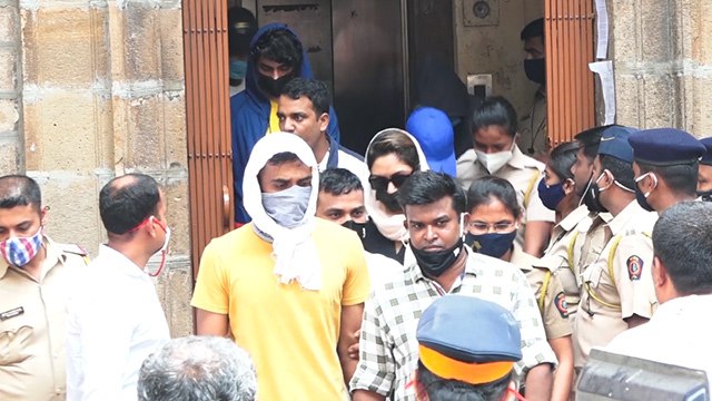 NCB takes Shahrukh Khan Son Aryan Khan for Court Hearing | FilmiBeat