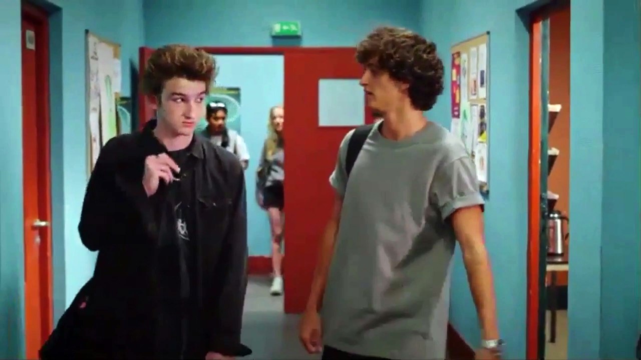 Plus belle la vie : [Spoilers] - Jules veut coucher avec Lola !