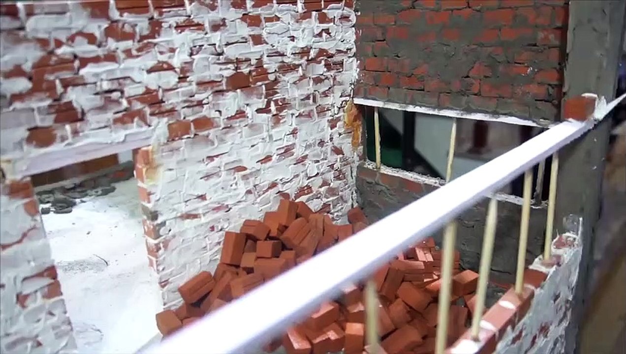 BRICKLAYING build a Mini House with swimming pool model 1