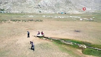 Antalya'da çoban, kendisini görüntüleyen drone'u sopayla kovaladı