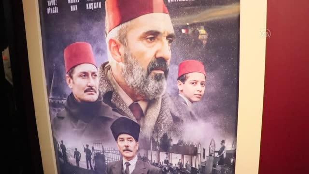 Vali Dağlı ve İmam Hatip Lisesi öğrencileri "Akif" filmini izledi