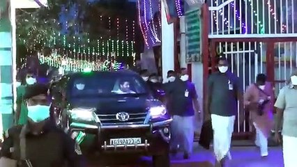 తిరుమల శ్రీవారికి పట్టు వస్త్రాలు సమర్పించిన సీఎం జగన్