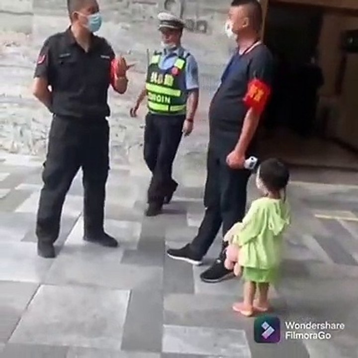 Tu peux prendre la température de mon doudou aussi...