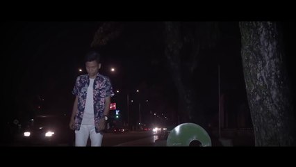 Lagu_Slow_Rock_Terbaru_-_Arief_-_Rembulan_Malam_-_Official_Music_Video[1]