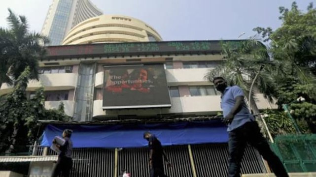 Sensex snaps 4-day losing streak, surges over 500 points; RBI supersedes boards of Srei firms; more