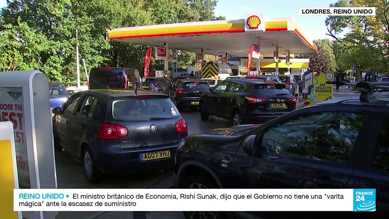 Militares se desplegaron en Reino Unido para llevar gasolina a estaciones de servicio