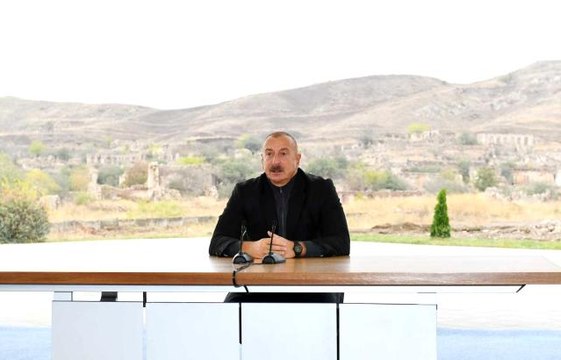 Azerbaycan Cumhurbaşkanı Aliyev'den İran'a tepki: Kimsenin bize iftira atmasına izin vermeyiz Aliyev, Ermenistan işgalinden kurtarılmasının 1. yıl...