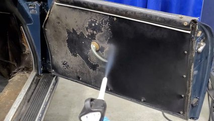 How dry ice is used to deep clean cars