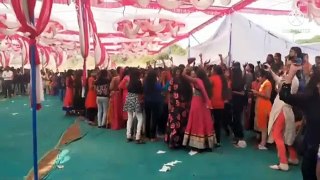 group_dance in indian marriage