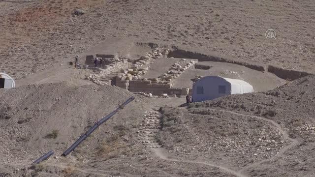 AFYONKARAHİSAR - Apameia Antik Kenti'nde Helenistik döneme ait 5 oda bulundu