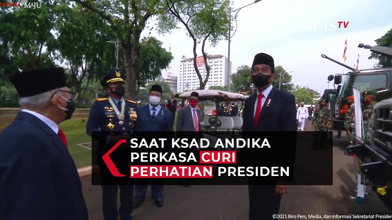 Momen KSAD Andika Perkasa Curi Perhatian Presiden Jokowi saat Tinjau Alutsista TNI