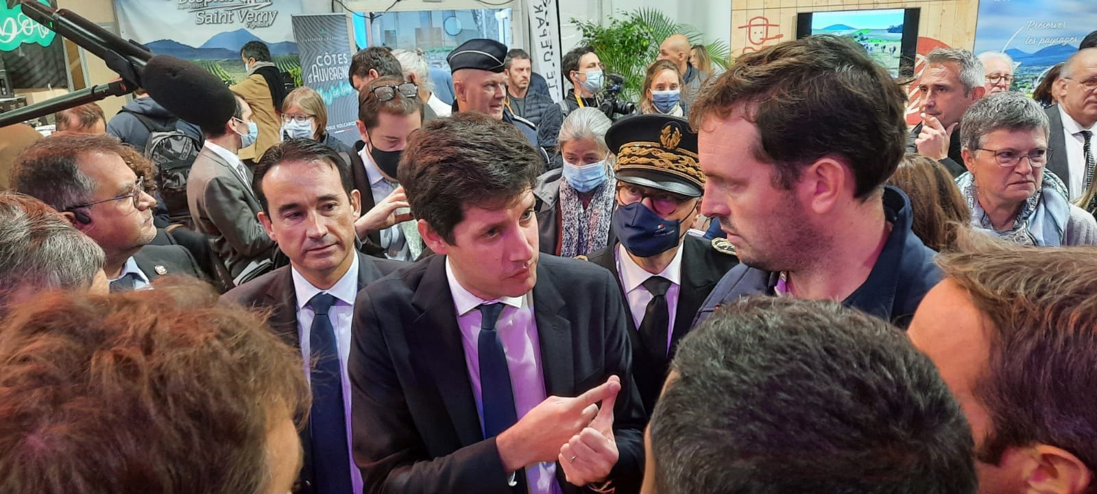 "Le donneur d'ordre à la fin, c'est le consommateur" pour Julien Denormandie en visite au Sommet de l'élevage