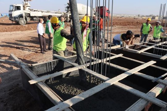 Suriye'nin Azez ilçesindeki İHH Şam Üniversitesi üçüncü mezunlarını verdi
