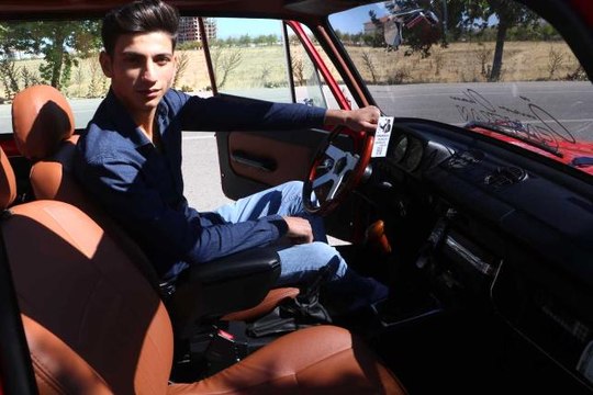 1974 model Murat 124'ü 60 bin liraya yeniledi! Aracın son halini görenler gözlerine inanamıyor