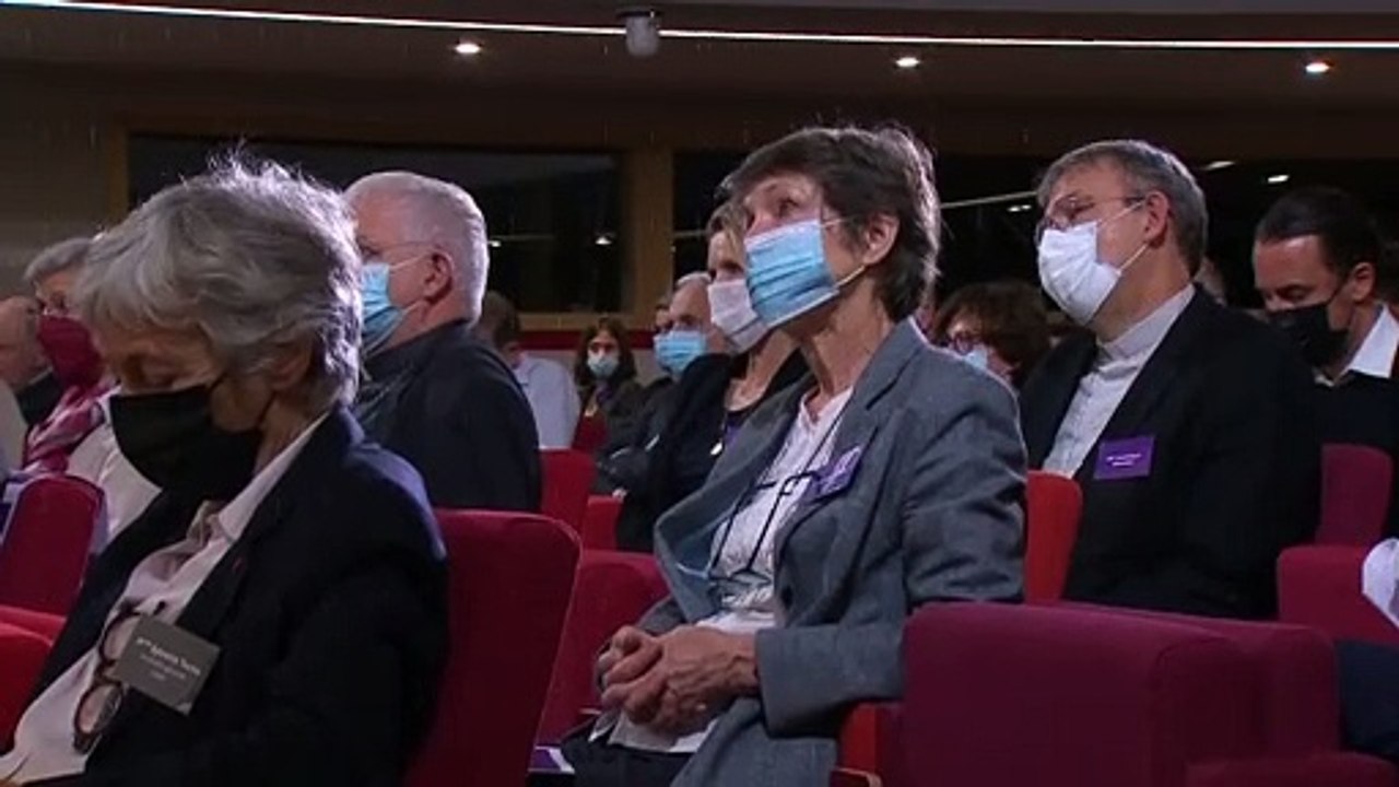 "Sie kommen aus der Hölle": Bericht zu Missbrauch in der katholischen Kirche in Frankreich