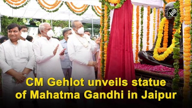 CM Gehlot unveils statue of Mahatma Gandhi in Jaipur