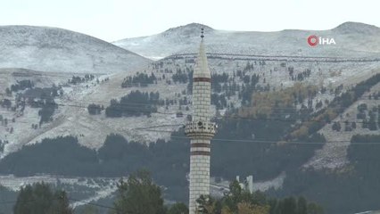 Erzurum'da zirve beyaza büründü