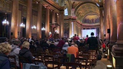 Papa Francisco sente "imensa dor" pela pedofilia na Igreja