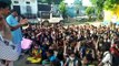 प्रधानाचार्य के स्थानांतरण से नाराज छात्राओं ने विद्यालय पर लगाया ताला, किया प्रदर्शन