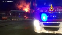 شاهد: حريق ضخم يلتهم عشرات الحافلات في روما