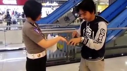 Sumpah Romantis Banget, Bikin Baper Para Cewek