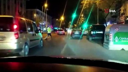 Dur ihtarına uymayıp polise ateş açtı!