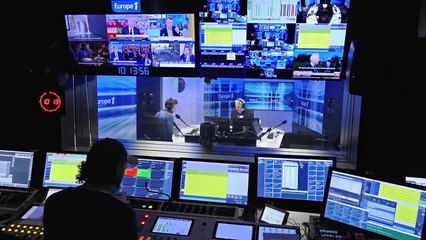 Tom Villa : Humour et Comédie – Découvrez son univers 🤣