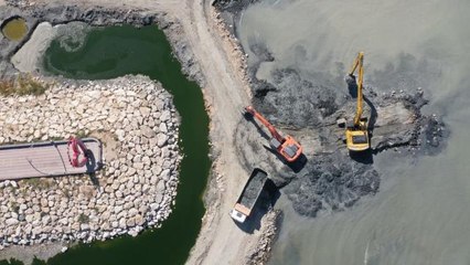 Son dakika... Van Gölü'nde rekor düzeyde dip çamuru temizlendi