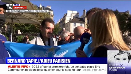 下载视频: Dfffes supporters de l'OM sont venus rendre hommage à Bernard Tapie à l'église de Saint-Germain-des-Prés à Paris