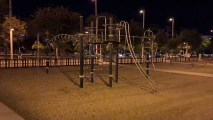 iPhone 13 mini  - Angular noche - 4K