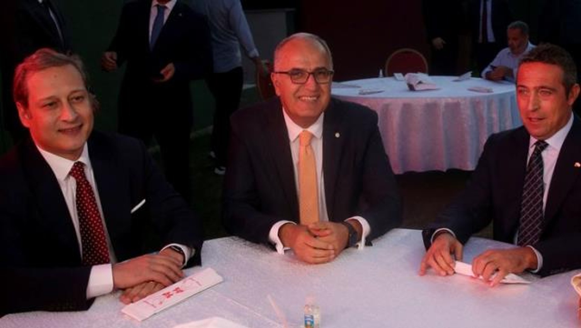 Başkanlar ilk adımı attı! Bu sezon Fenerbahçe ve Galatasaray'ın maçları ortak kanalda