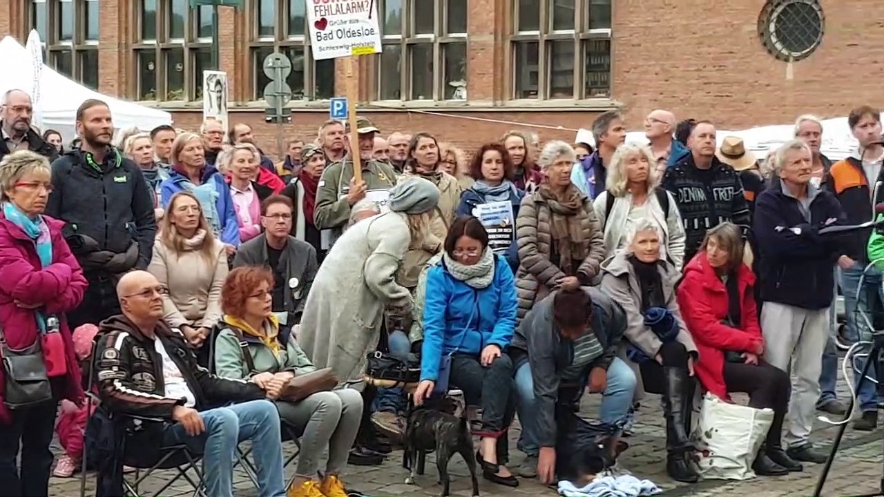 24.09.2021 Kiel - Abschlusskundgebung dieBasis – Sucharit Bhakdi