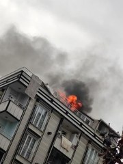 Son dakika... Esenyurt'ta şarja takılan cep telefonu patladı, yangın çıktı