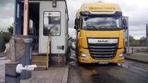سائقو الشاحنات الثقيلة في بريطانيا متشائمون إزاء آفاق المستقبل