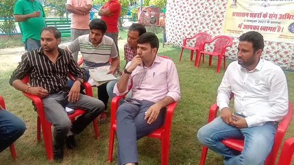 आयुक्त ने बंद पड़ी स्ट्रीट लाइट देख जताई नाराजगी