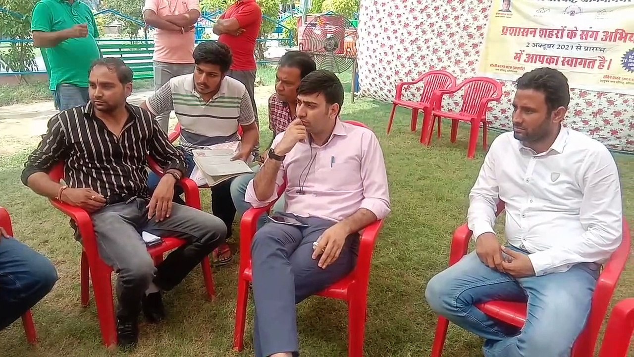 आयुक्त ने बंद पड़ी स्ट्रीट लाइट देख जताई नाराजगी