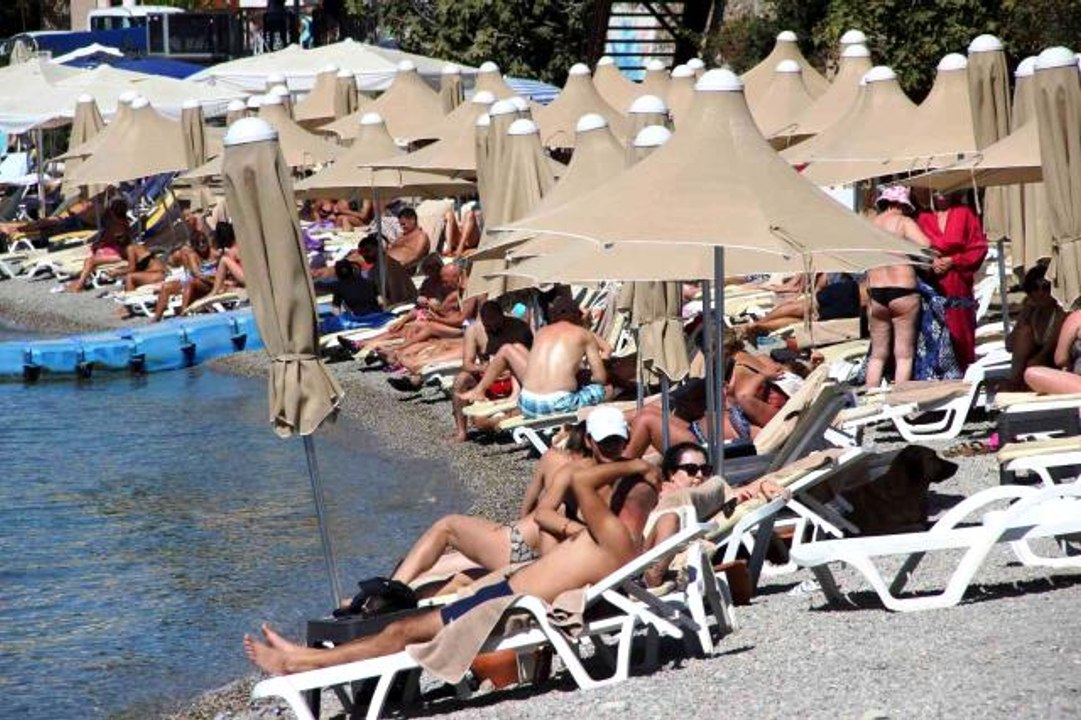 Bodrum sahilleri doldu taştı