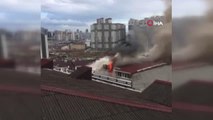 Son dakika haberleri: Esenyurt Kırlangıç Sokak'ta bir binanın çatısında bilinmeyen bir nedenle yangın çıktı. Olay yerine itfaiye ekipleri ekipleri sevk edildi.