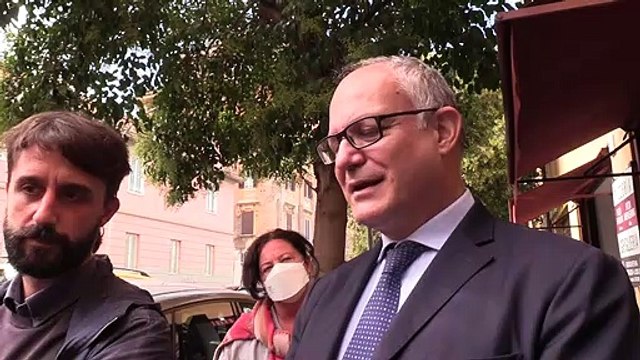 Comunali Roma, Gualtieri visita il Ponte di Ferro: Calenda? Il suo sostegno sarebbe naturale