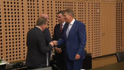 La UE no fija fecha para ampliar a los Balcanes y apoya con dinero y vacunas