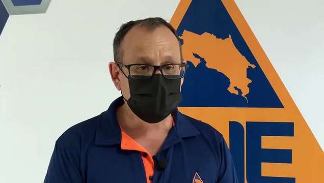 ext-Torbellino destecha varias casas en Cartago-061021