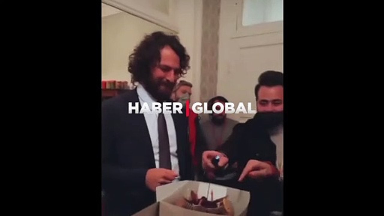 Birkan Sokullu'ya sevgilisi ve  'Masumlar Apartmanı' setinden doğum günü sürprizi!