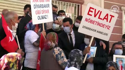Diyarbakır annelerinin evlat nöbetine bir aile daha katıldı