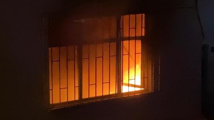 DEVRİLEN ELEKTRİK SOBASI, EVİ YAKTI