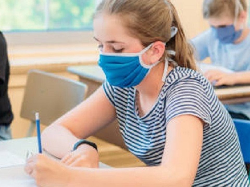 Kassenärzte fordern: Maskenthema an Schulen 'einstauben'