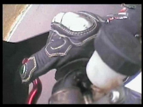 Leçon de pilotage : Wheeling et stoppies