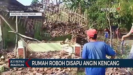 Rumah Roboh Disapu Angin Kencang