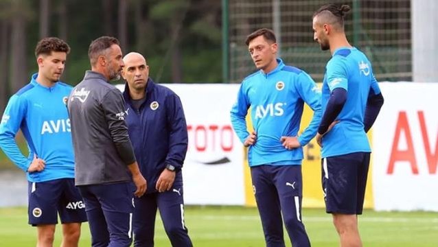 Mesut Özil, Trabzonspor maçında ilk 11'de olacak mı? Vitor Pereira son kararını verdi