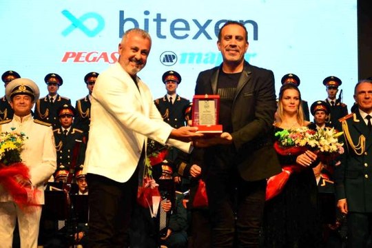 Son dakika haberleri | Yangınzedelere destek için Haluk Levent ve Rus Kızılordu Korosundan konser