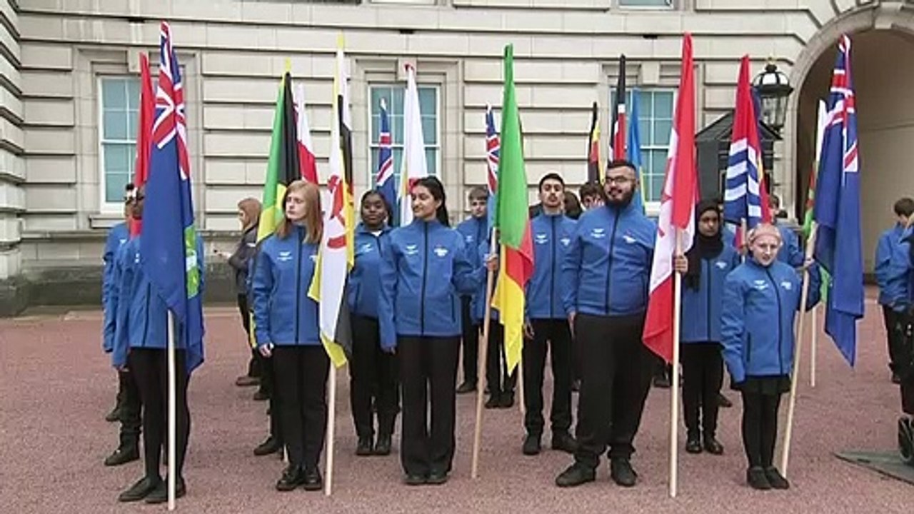 Queen leaves a message in globe-trotting Commonwealth Baton